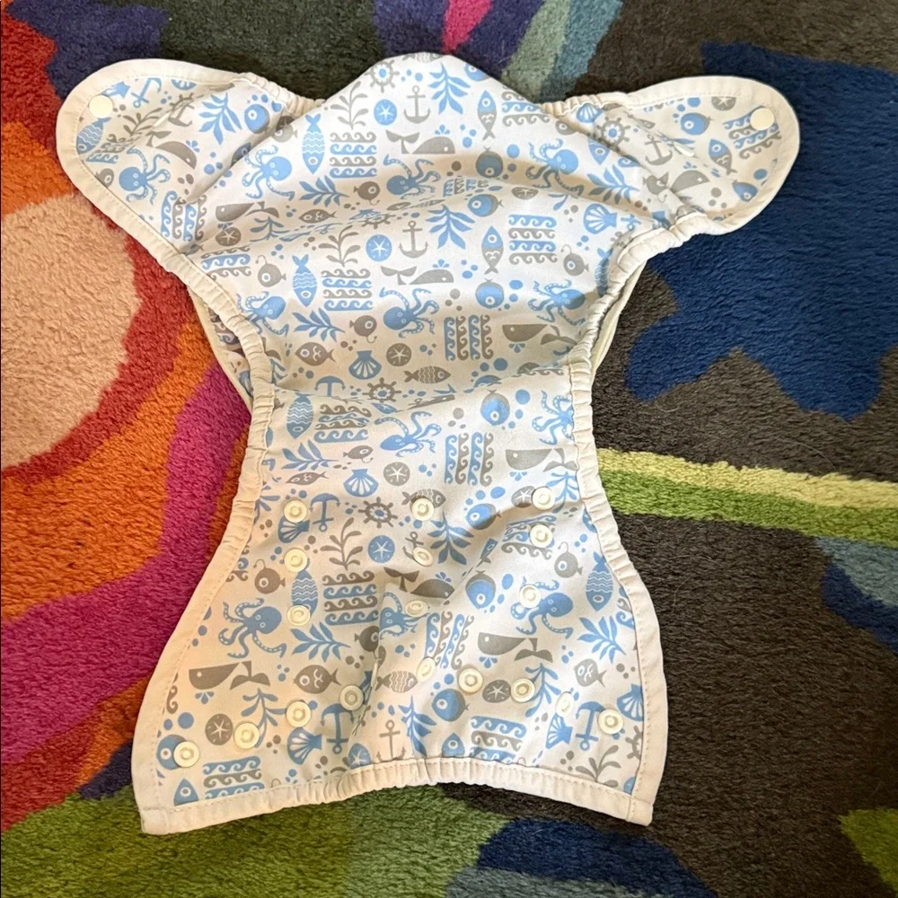 Thirsties diaper cover, GUC, size Two, Snap closure, adjustable snaps